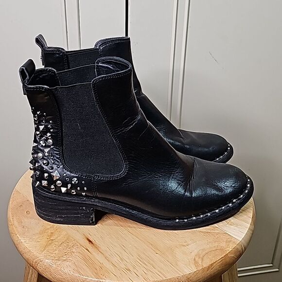 Sam Edelman Dover Women’s Black  Leather Studded Ankle Boots Size 6.5 - Picture 2 of 8